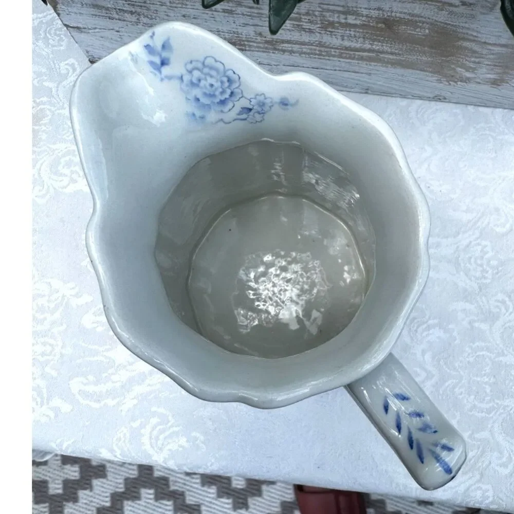 Gorgeous blue and white pitcher; Furnivals Quail 1913 England must see